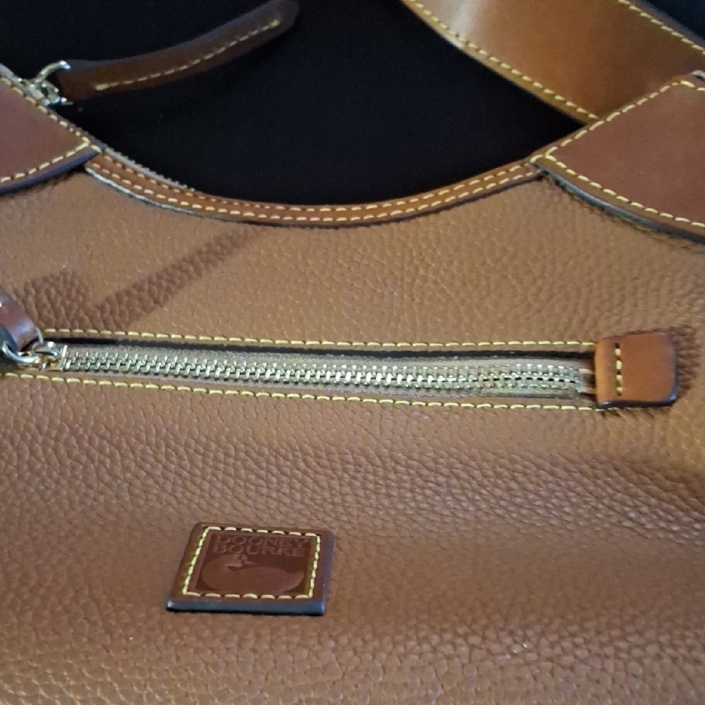 Dooney & Bourke Brown Leather Womens Bag.